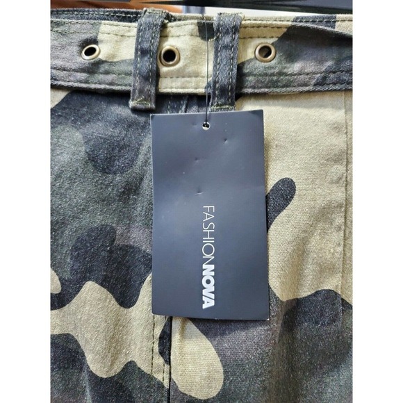 Fashion Nova Women's Camouflage Cotton Cadet in Training Cargo Pants Size Medium - Picture 1 of 12